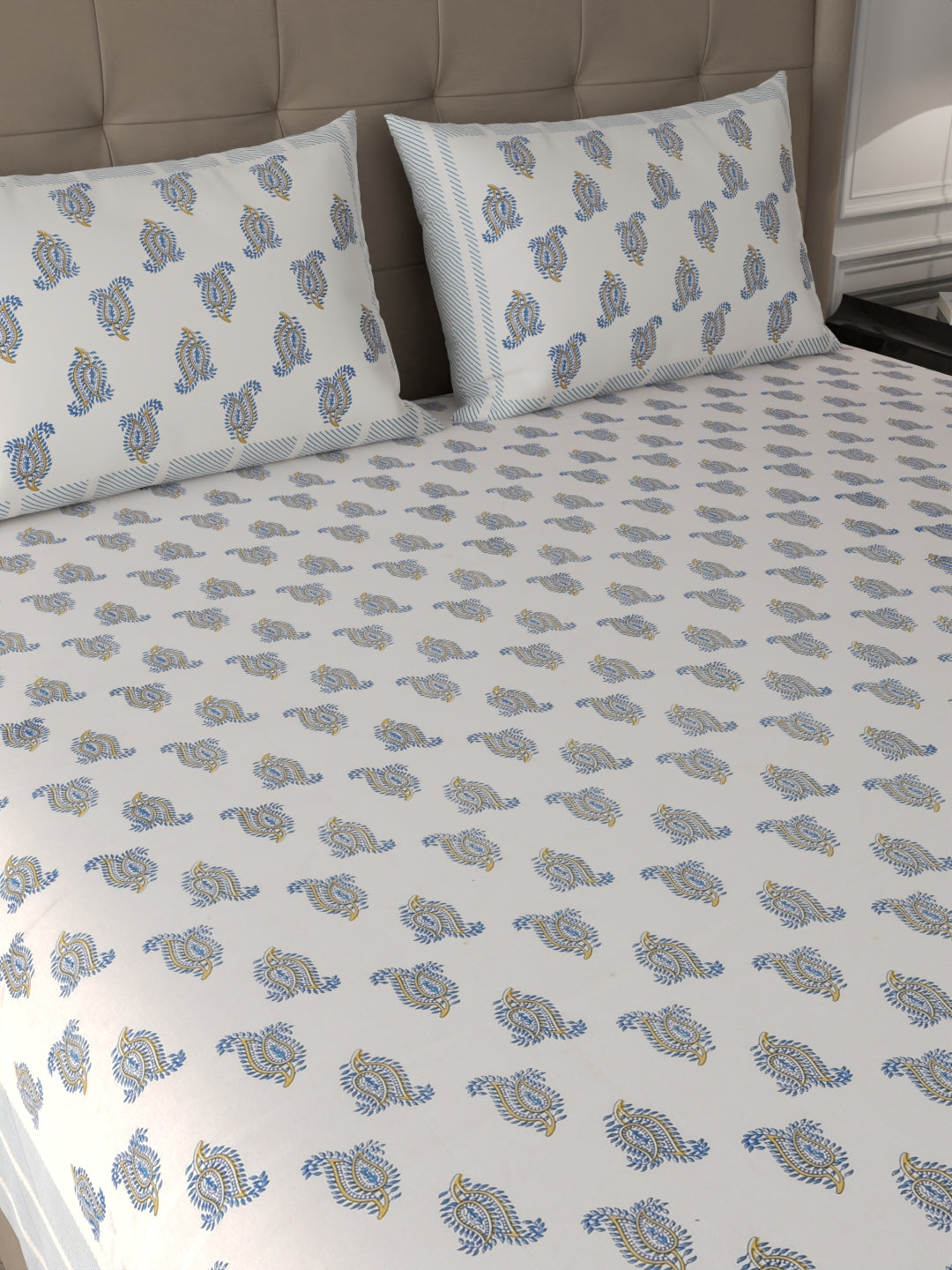 108 X 108 inch 100% Cotton Bedsheet for Double Bed Super King Size with Pillow Covers Gift Or Decor