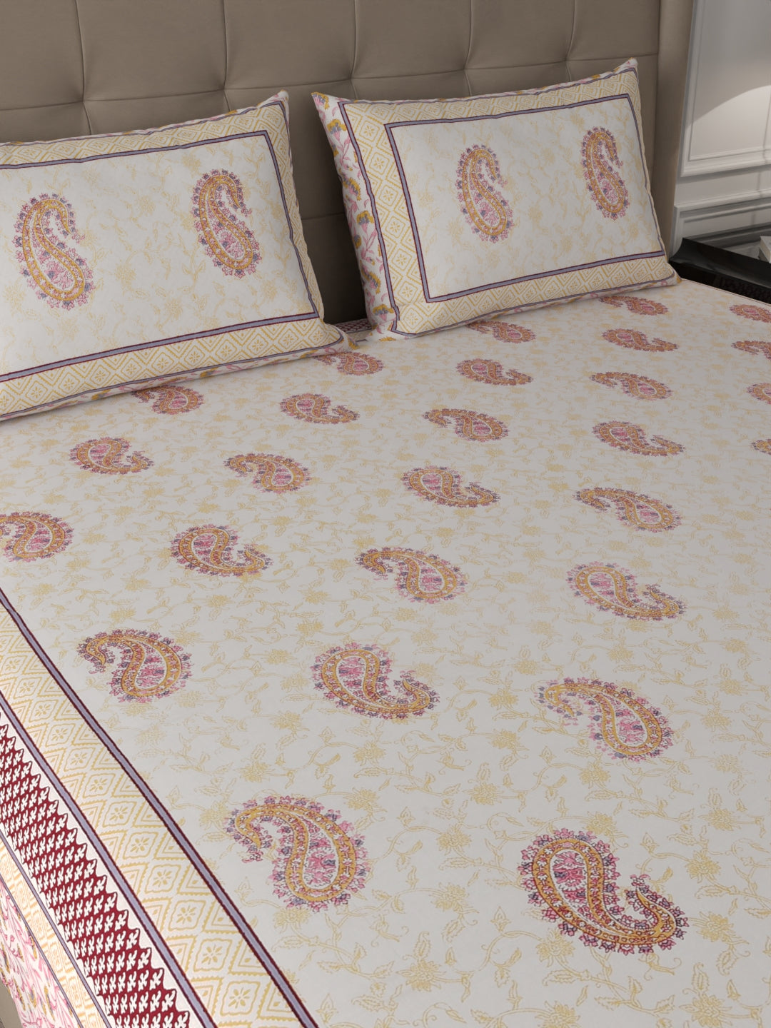 108 X 108 inch 100% Cotton Bedsheet for Double Bed Super King Size with Pillow Covers Gift Or Decor